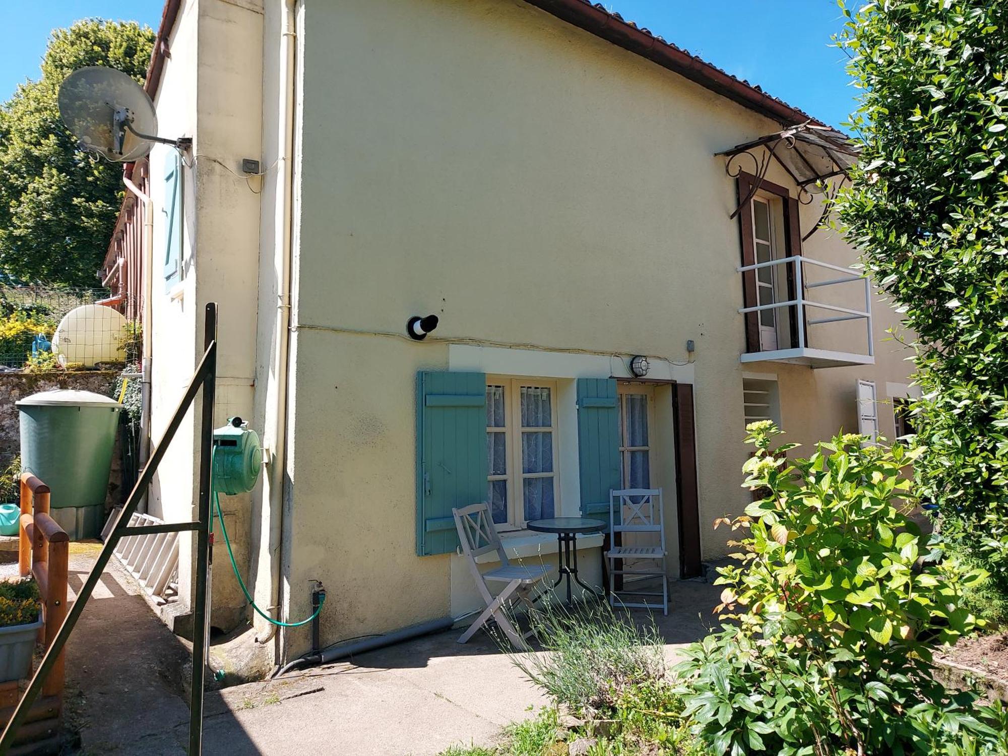Charming Two Bedroom Gite With Beautiful Gardens Confolens Exterior photo