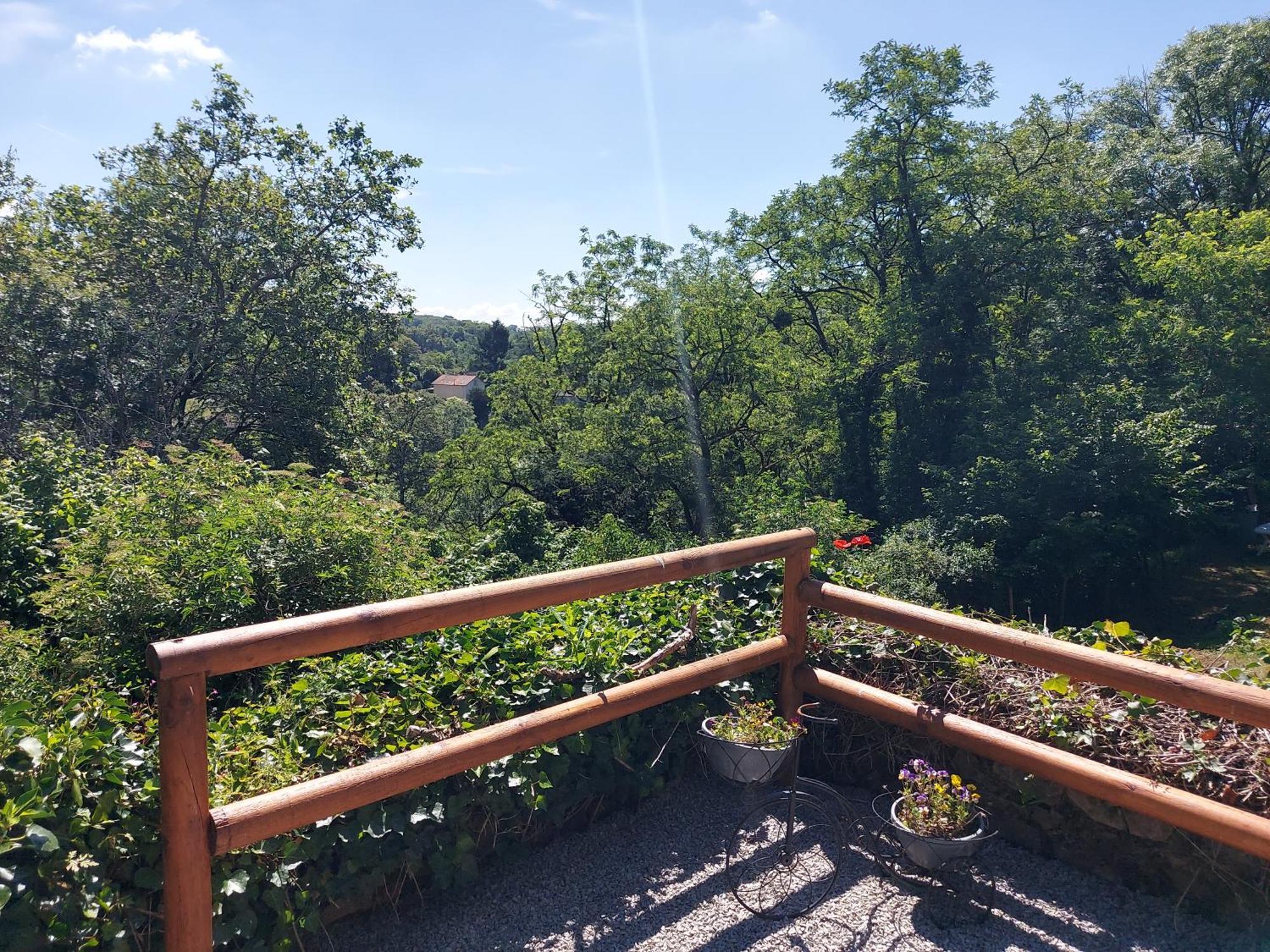 Charming Two Bedroom Gite With Beautiful Gardens Confolens Exterior photo